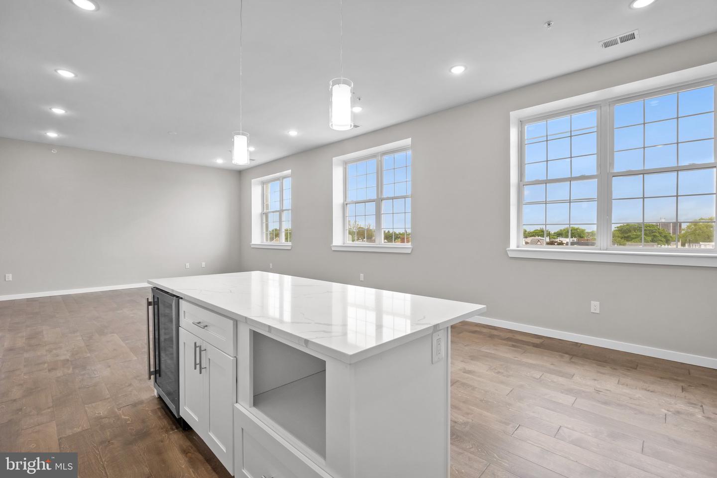 418 Jefferson Ave #12