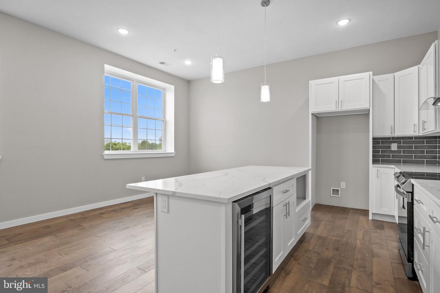 418 Jefferson Ave #12