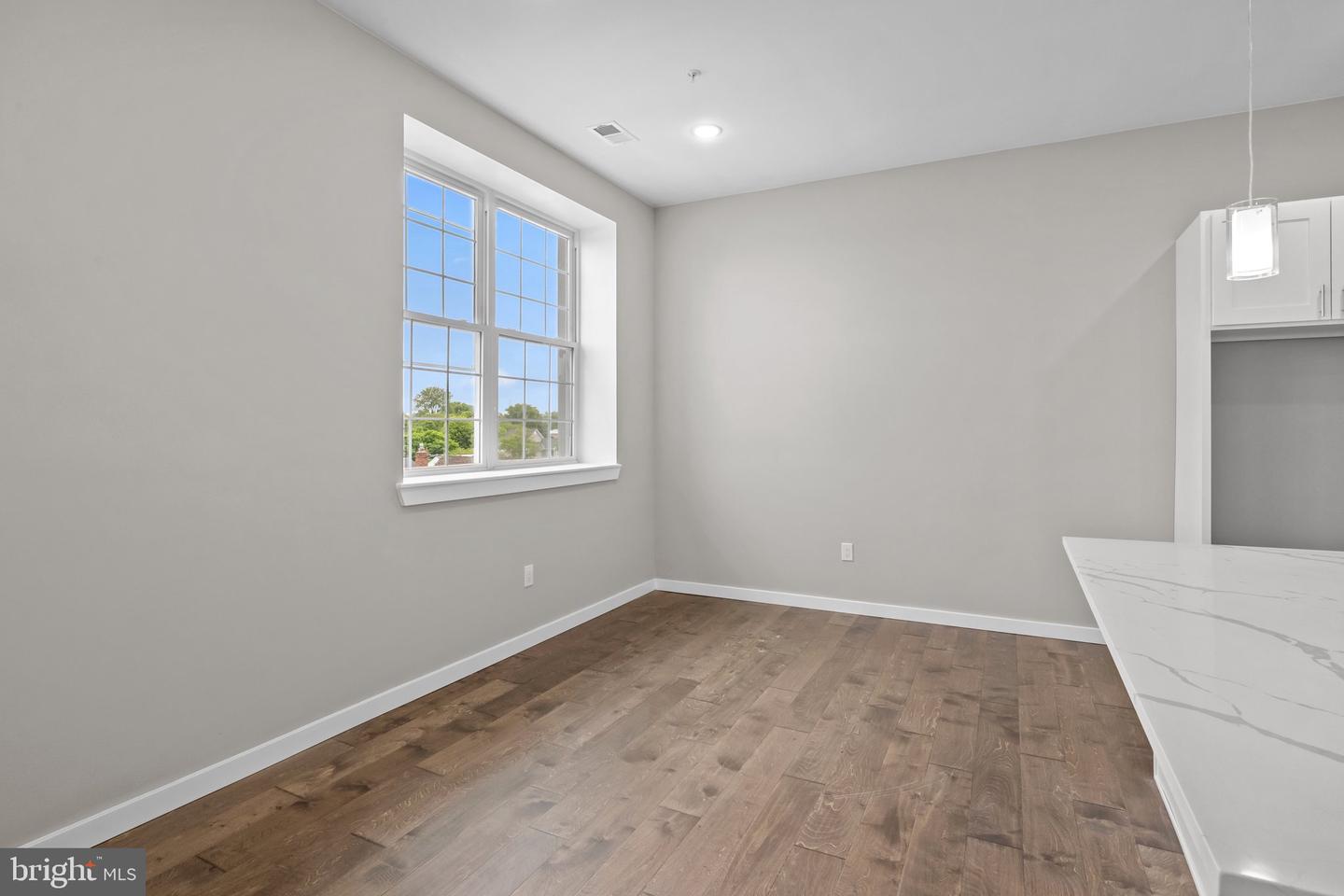 418 Jefferson Ave #12