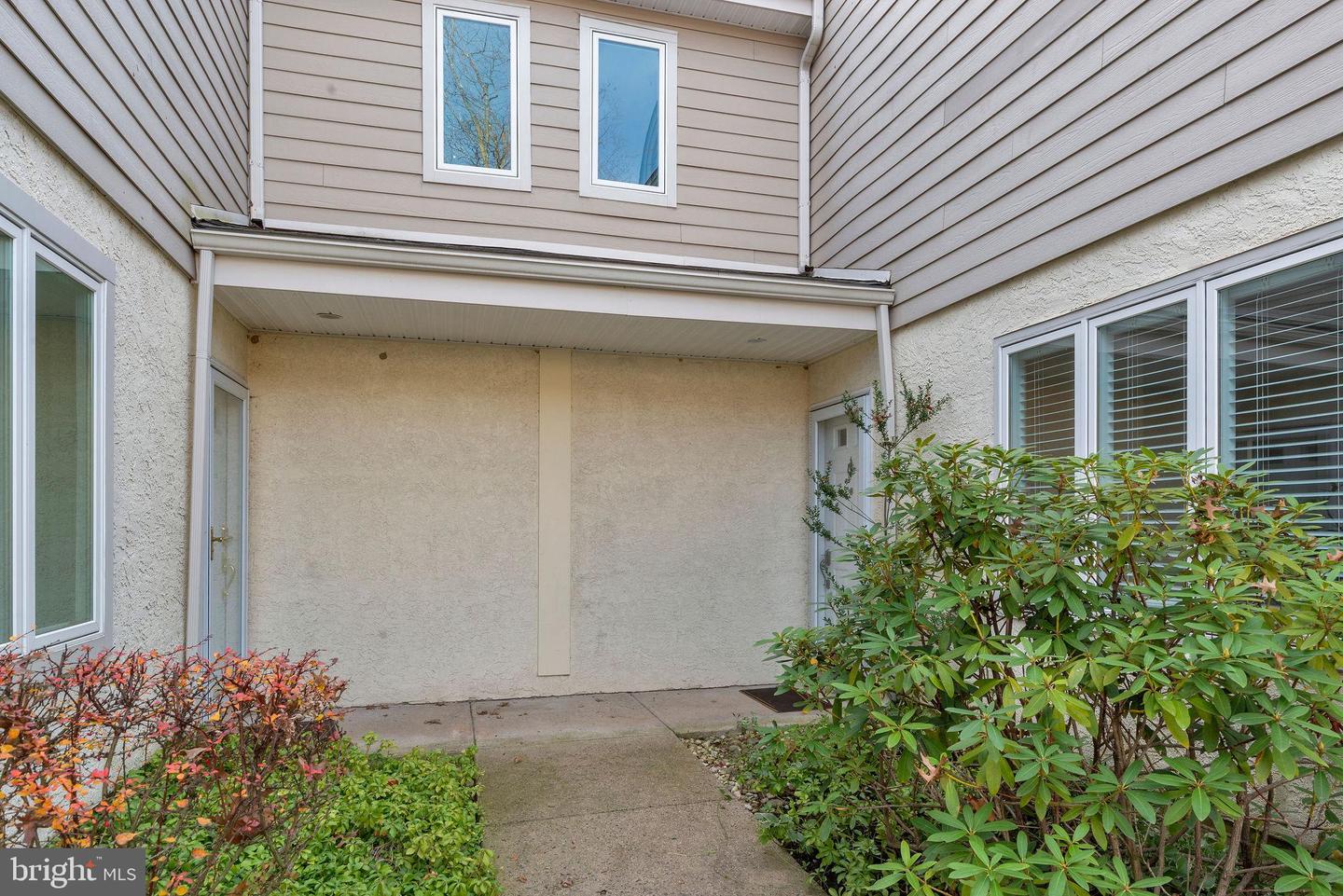 325 Dorset Ct