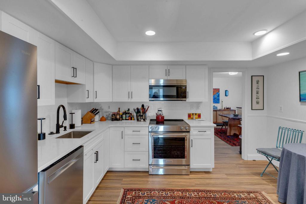 325 Dorset Ct