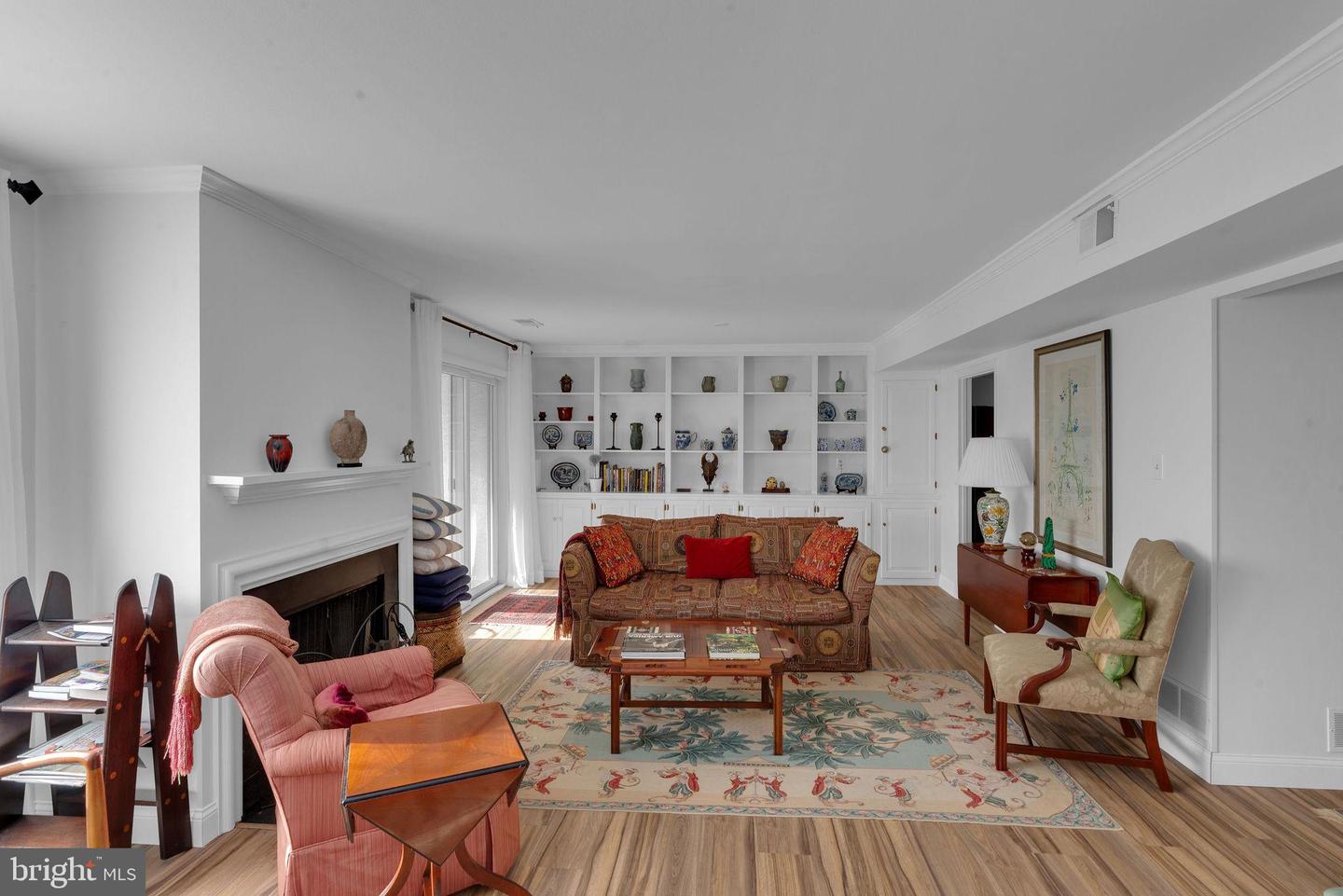 325 Dorset Ct