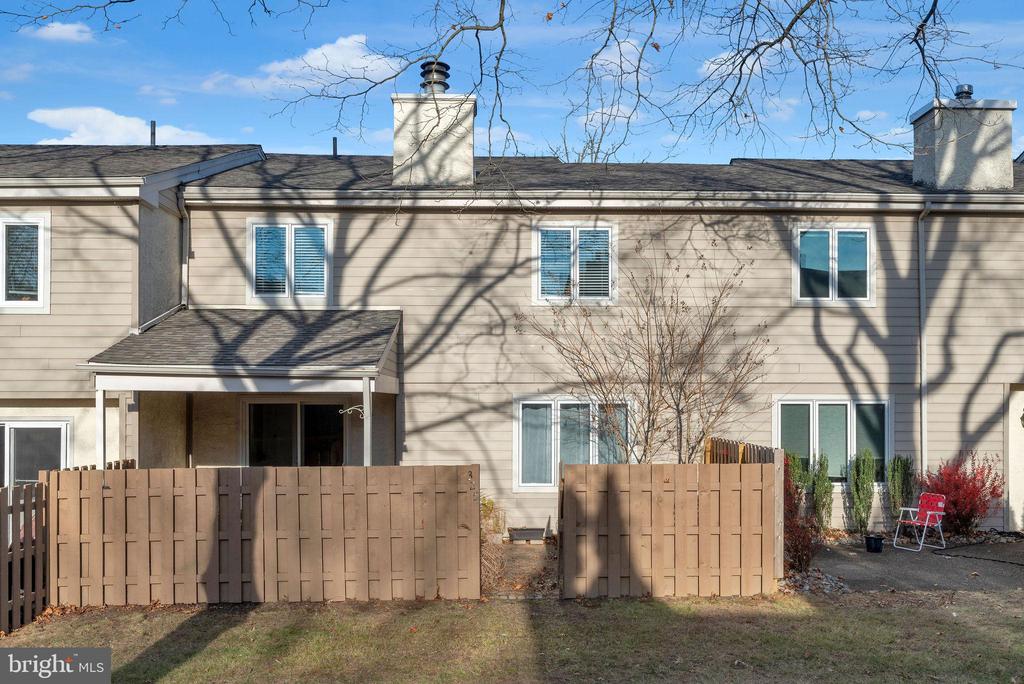 325 Dorset Ct