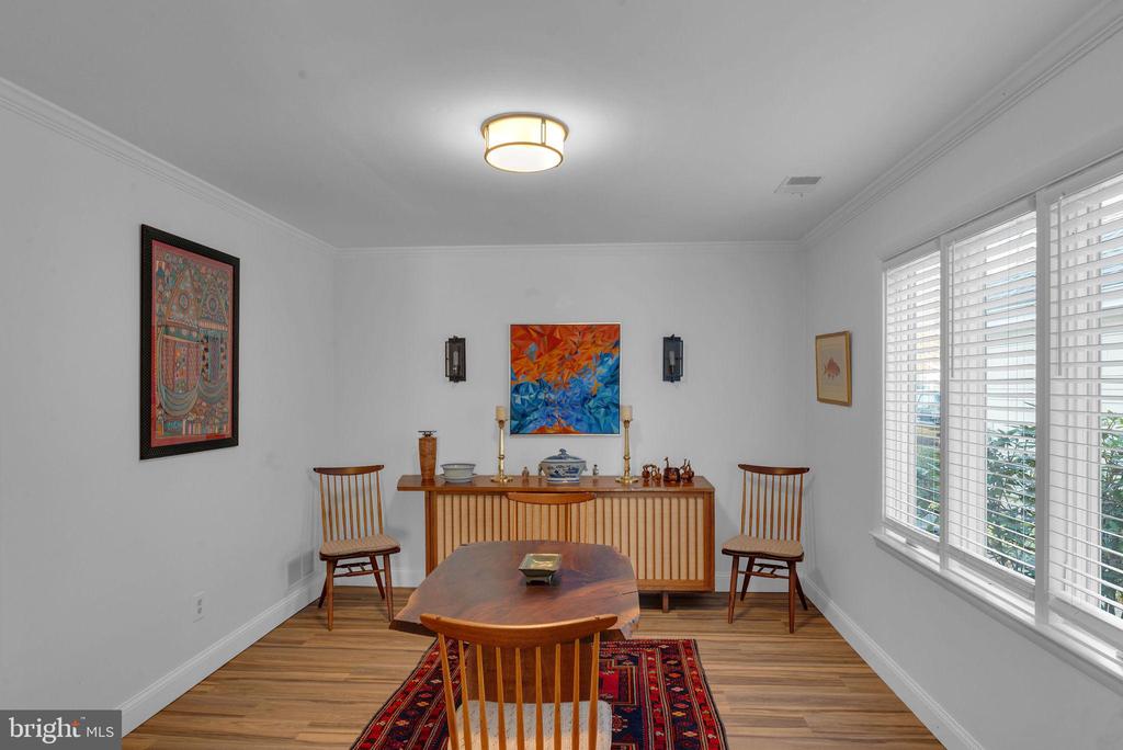 325 Dorset Ct