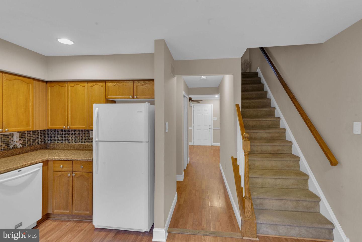 3919 Captain Molly Cir