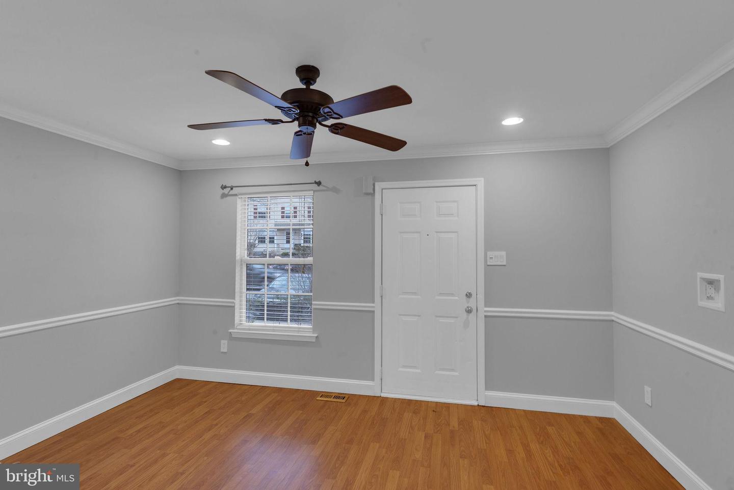 3919 Captain Molly Cir