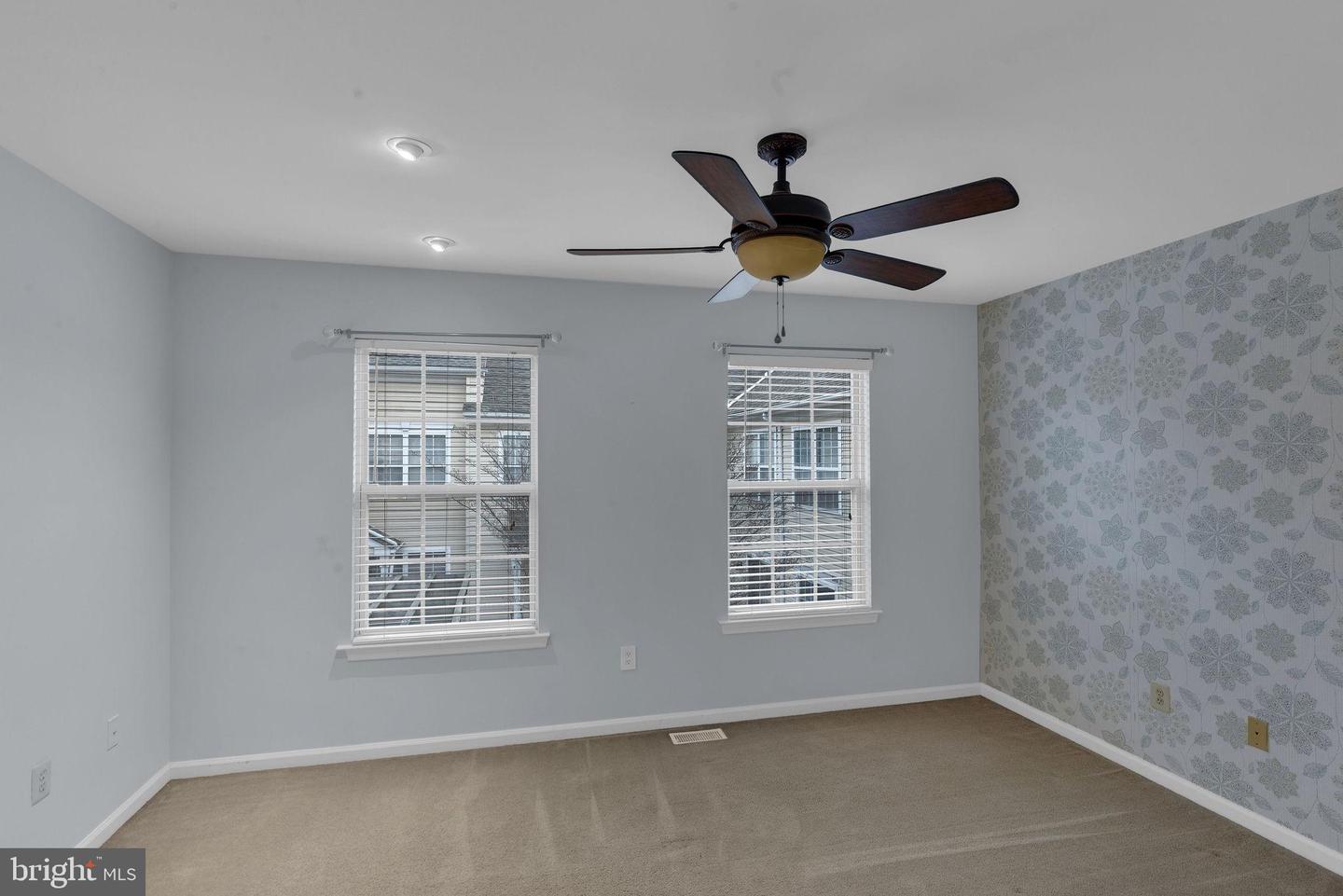 3919 Captain Molly Cir
