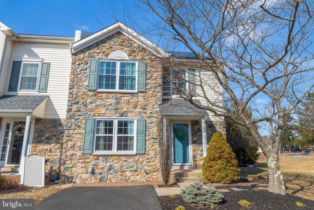 101 Windsor Ct