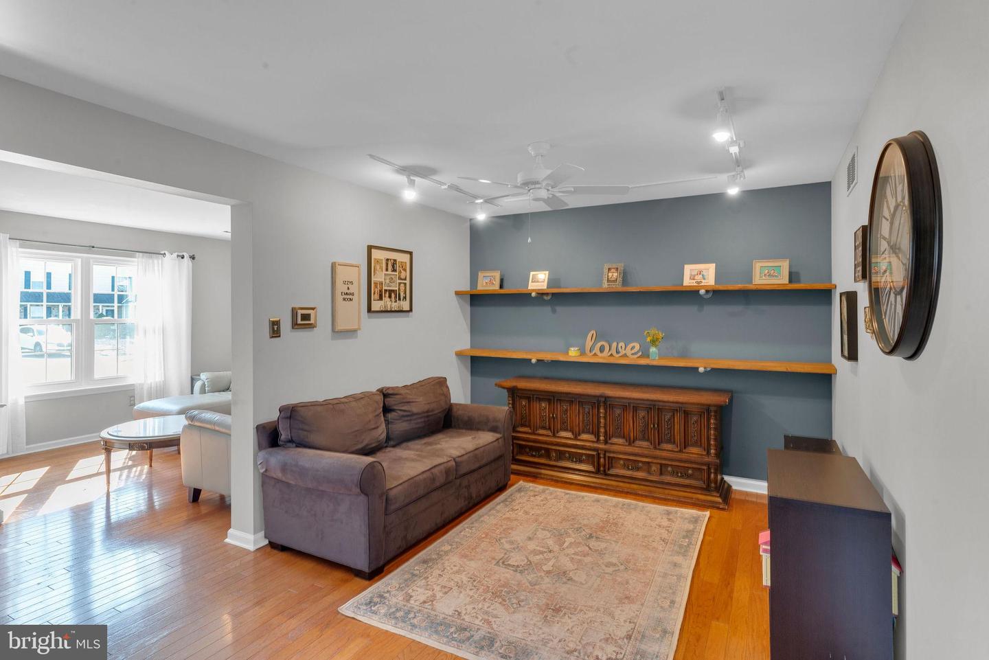 101 Windsor Ct