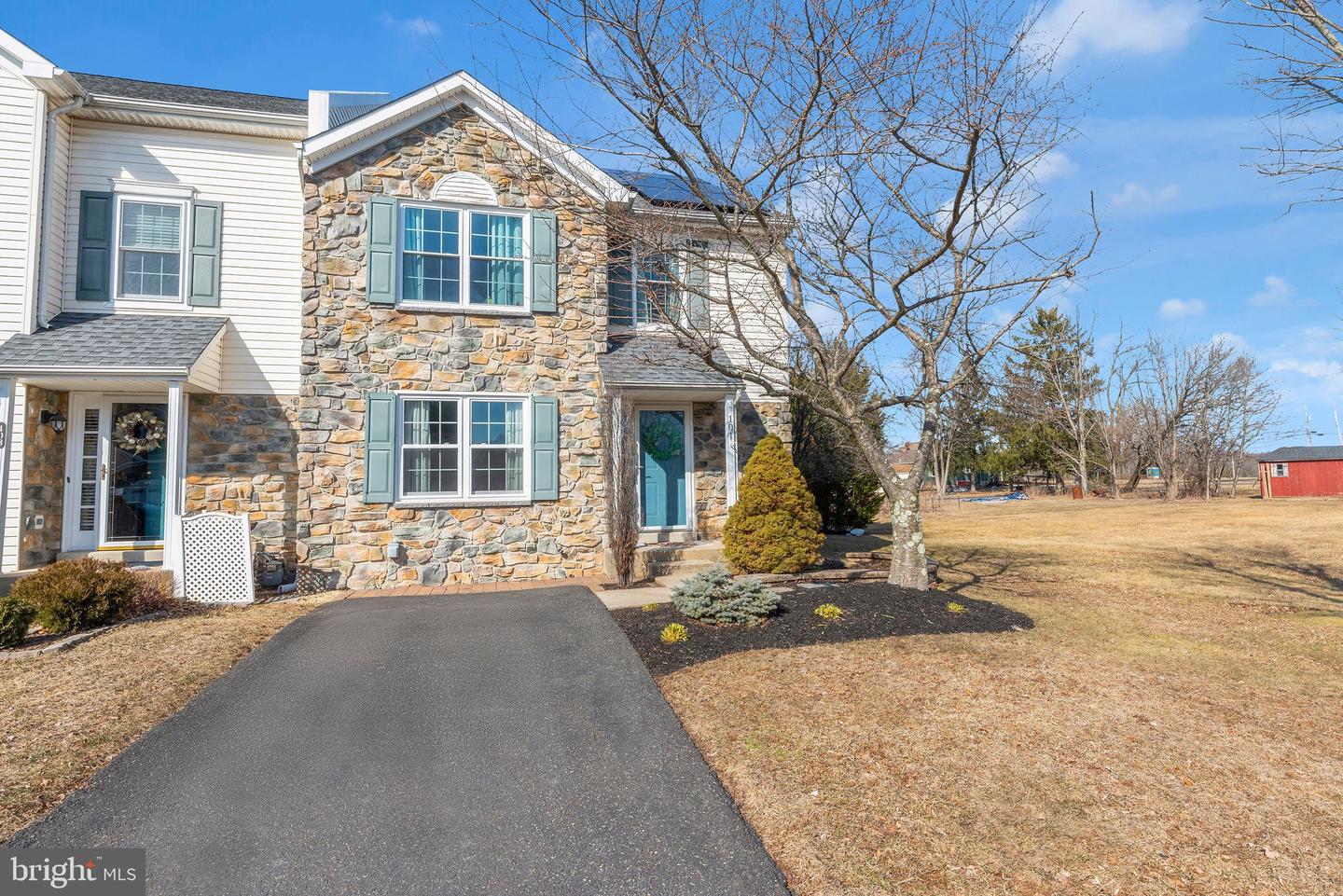 101 Windsor Ct