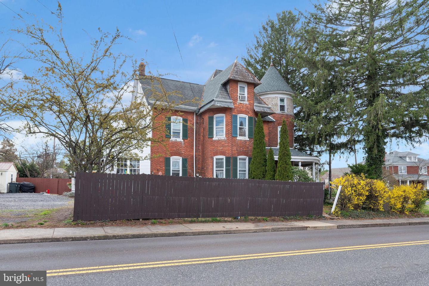 109 S Main St