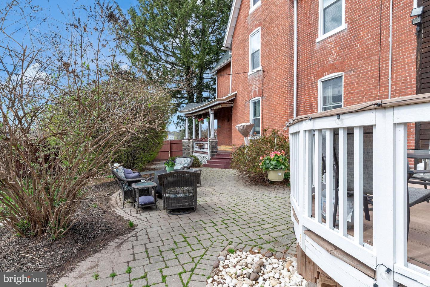 109 S Main St