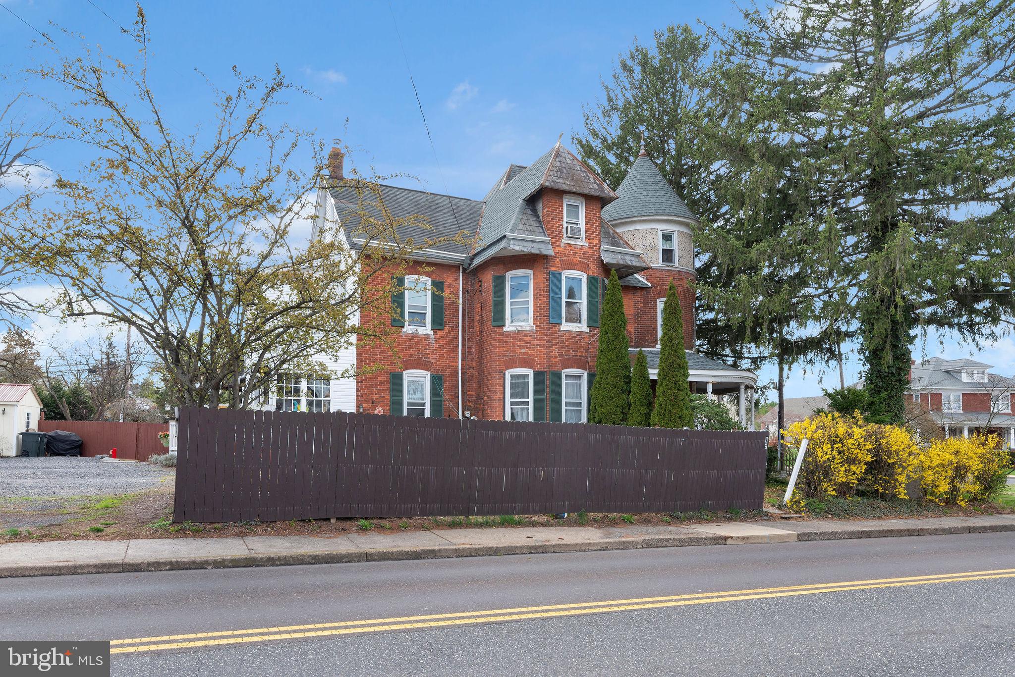 109 S Main St