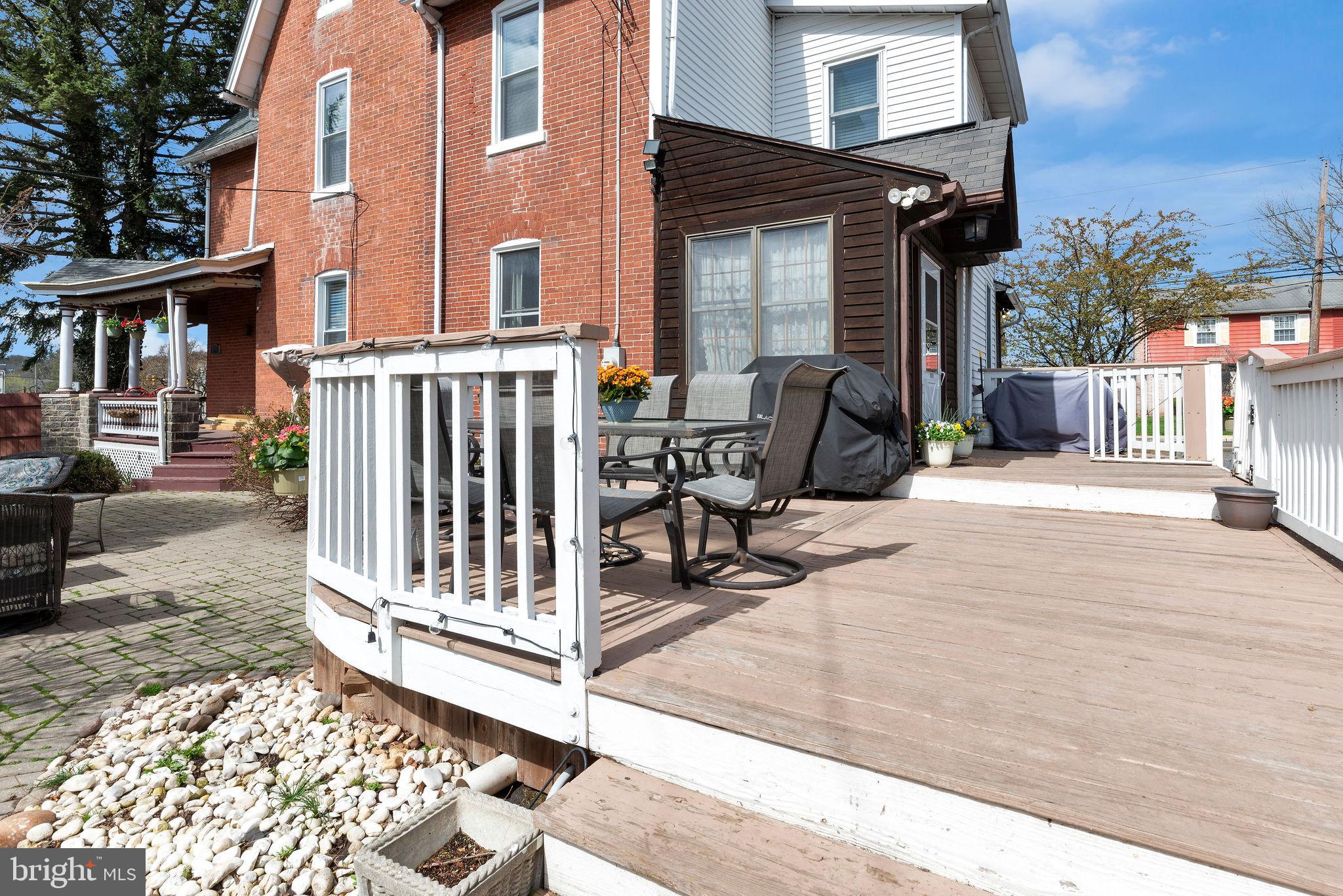 109 S Main St