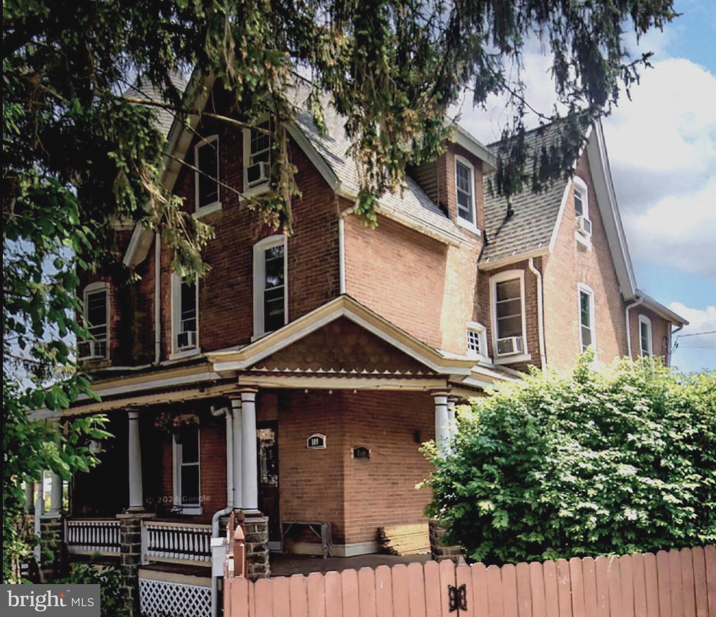 109 S Main St