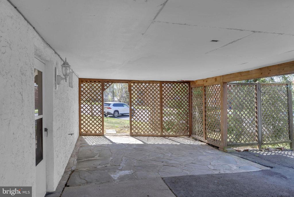 77 DAVIS RD