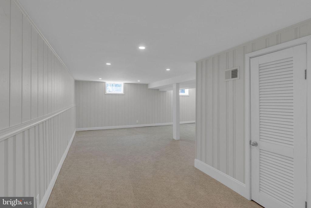 77 DAVIS RD