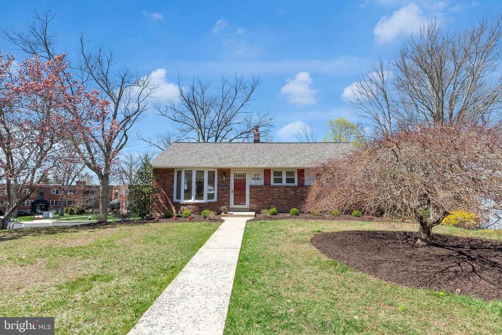 77 DAVIS RD