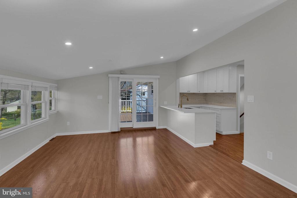 77 DAVIS RD