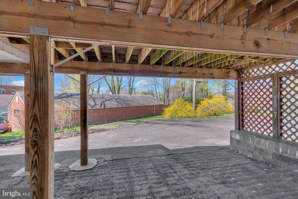 77 DAVIS RD