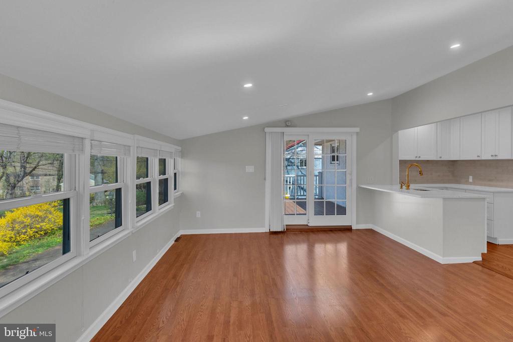 77 DAVIS RD