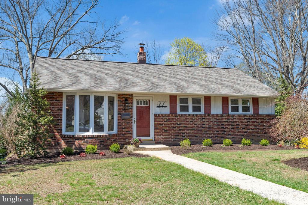 77 DAVIS RD