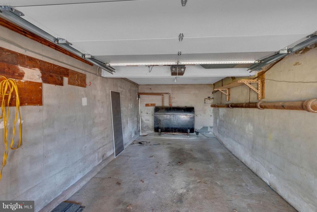 77 DAVIS RD