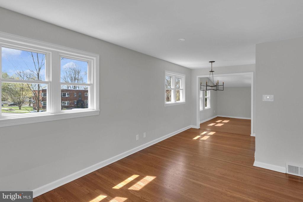 77 DAVIS RD