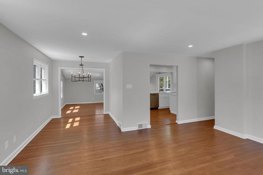 77 DAVIS RD