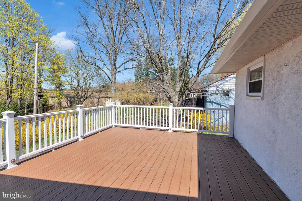 77 DAVIS RD