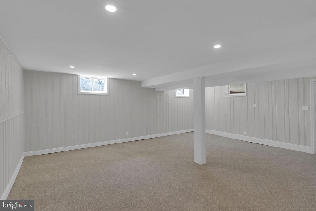 77 DAVIS RD