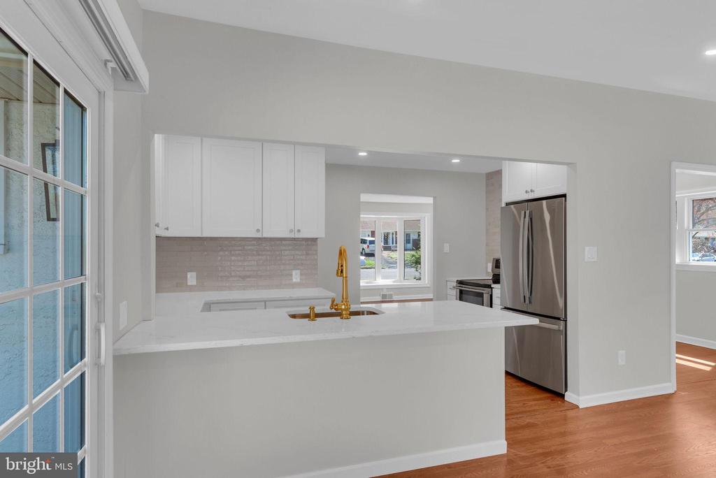 77 DAVIS RD