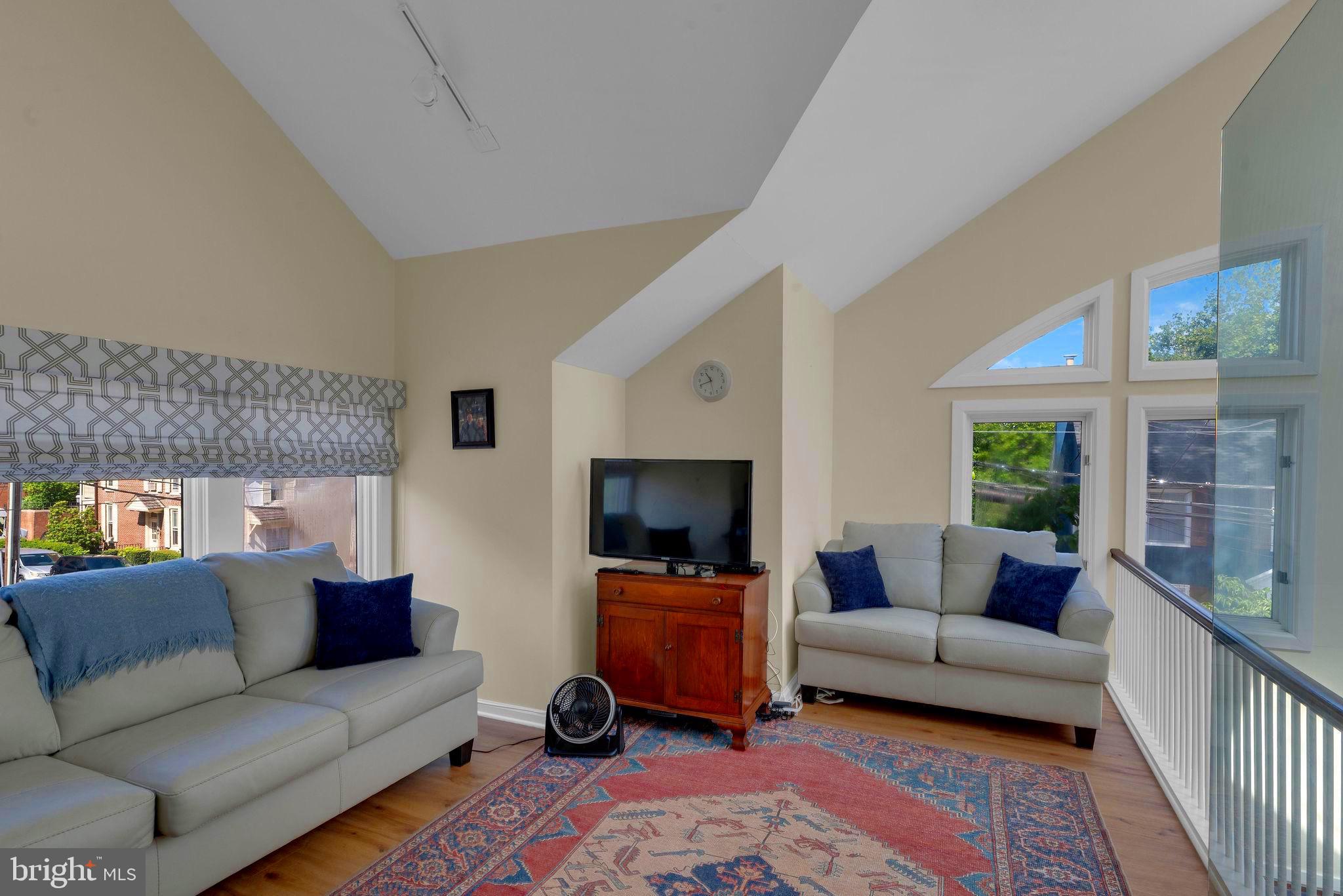 100 Mechanics St #Side Offce