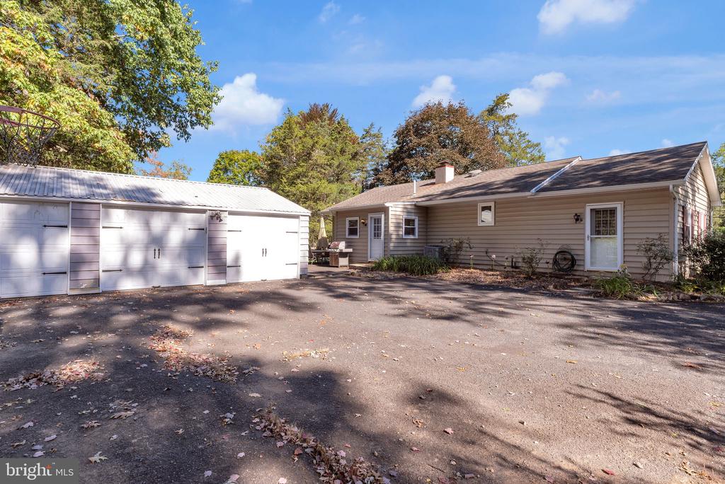 218 KEELEY AVENUE