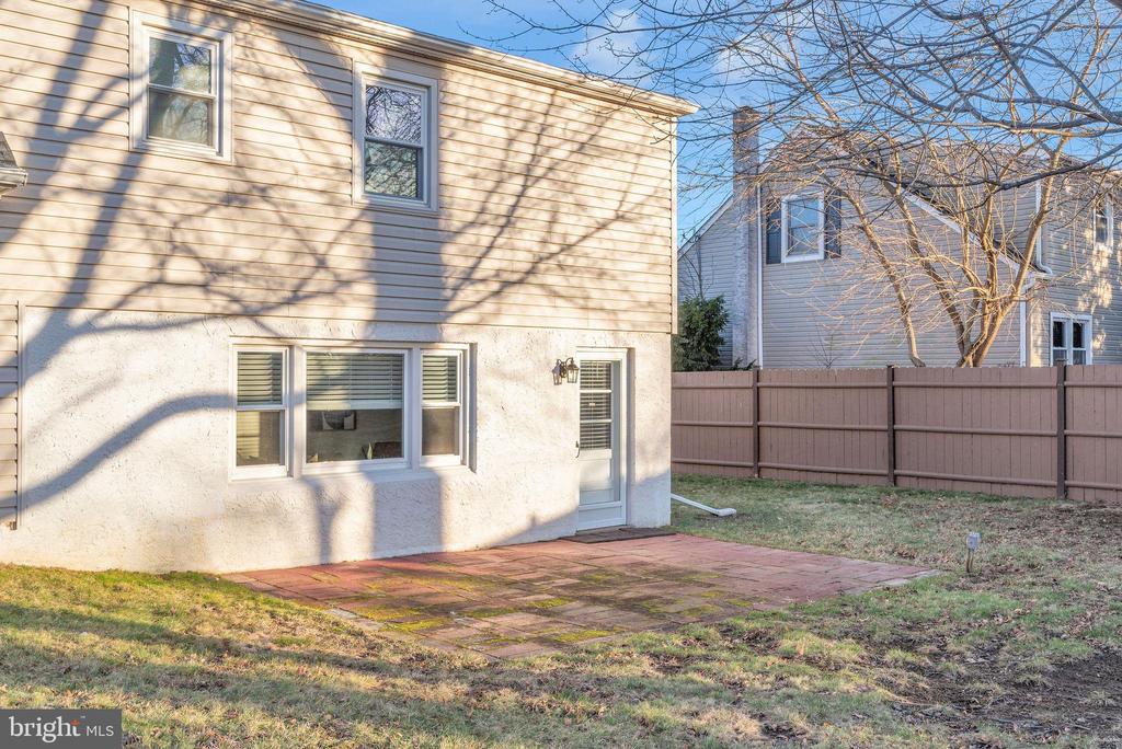 168 WALTON DRIVE
