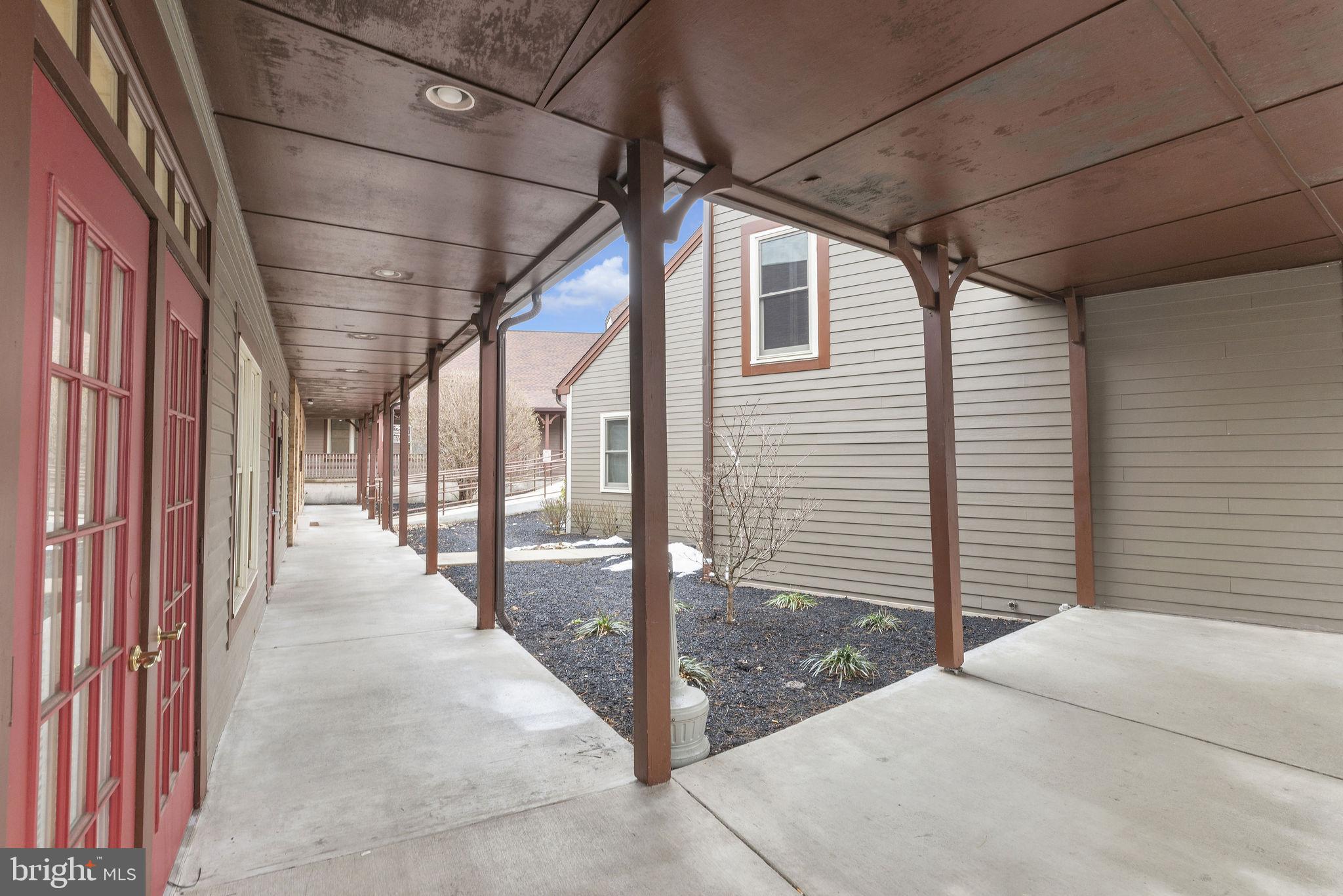 95 ALMSHOUSE ROAD 202