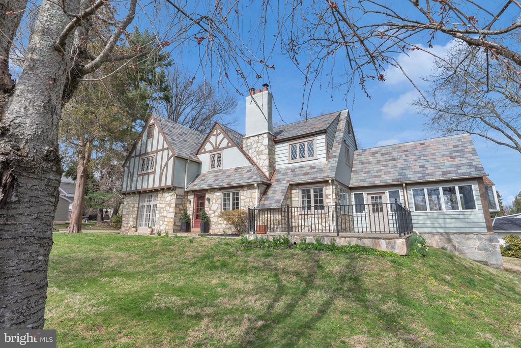 24 GOLF VIEW ROAD