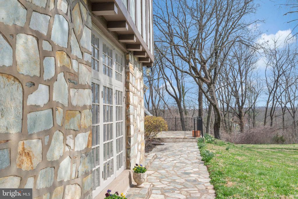24 GOLF VIEW ROAD