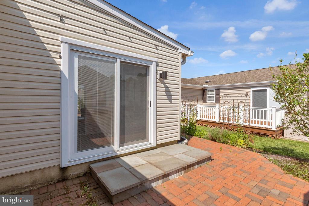 222 THRUSH CIRCLE
