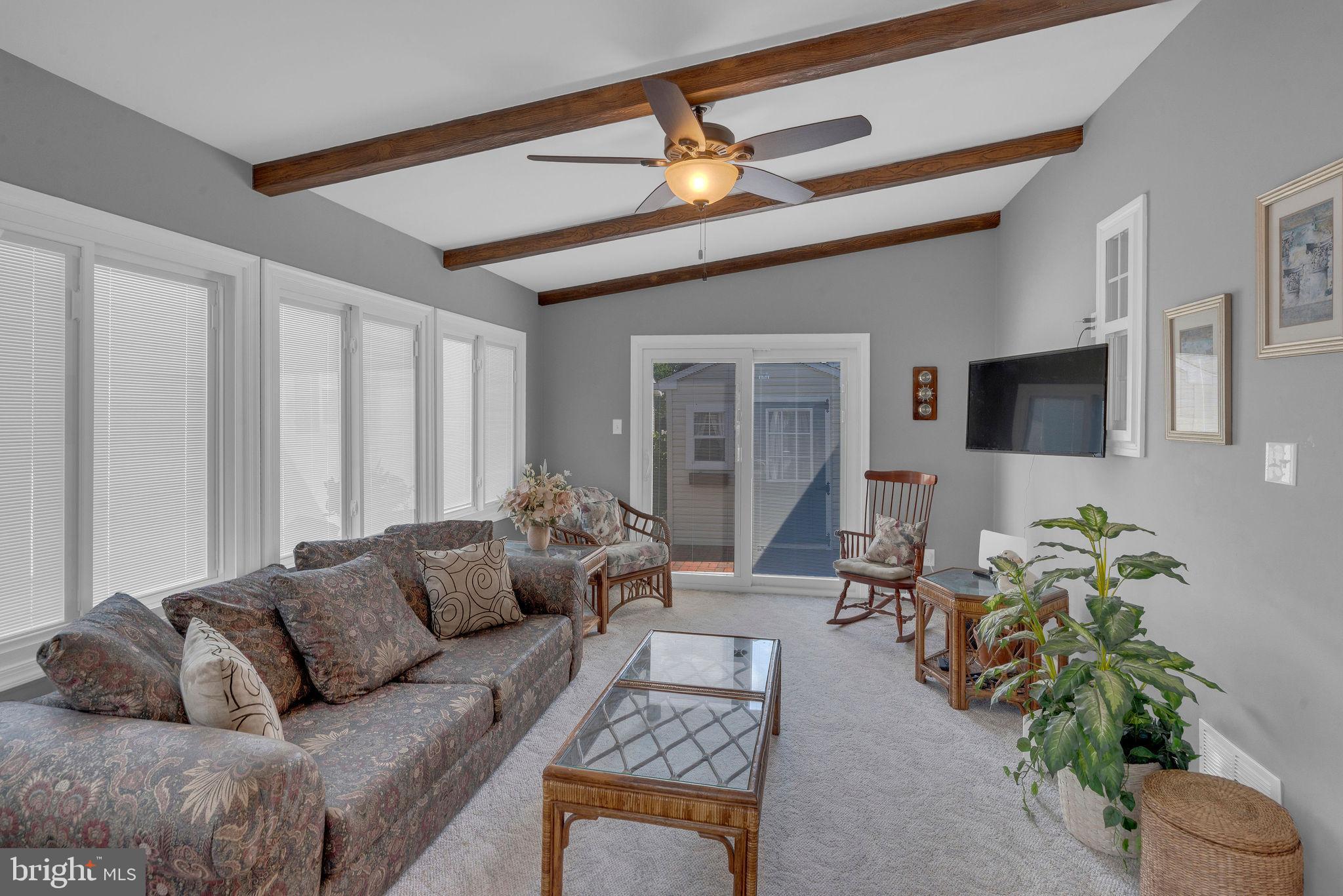 222 THRUSH CIRCLE