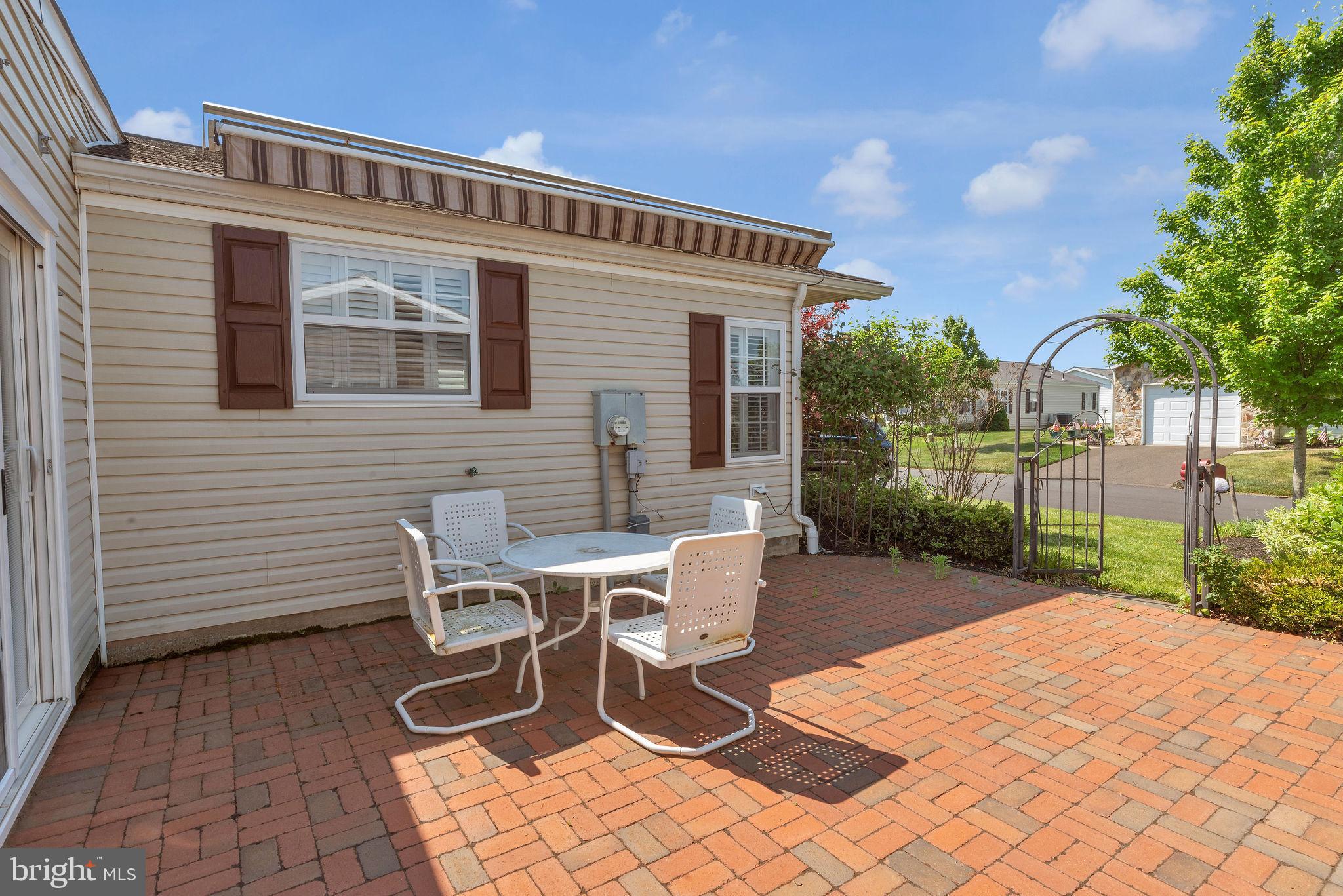 222 THRUSH CIRCLE