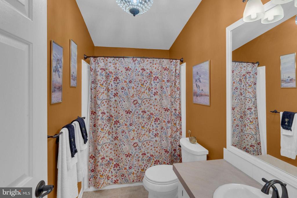 222 THRUSH CIRCLE