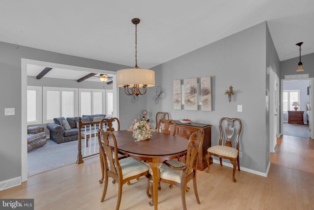 222 THRUSH CIRCLE