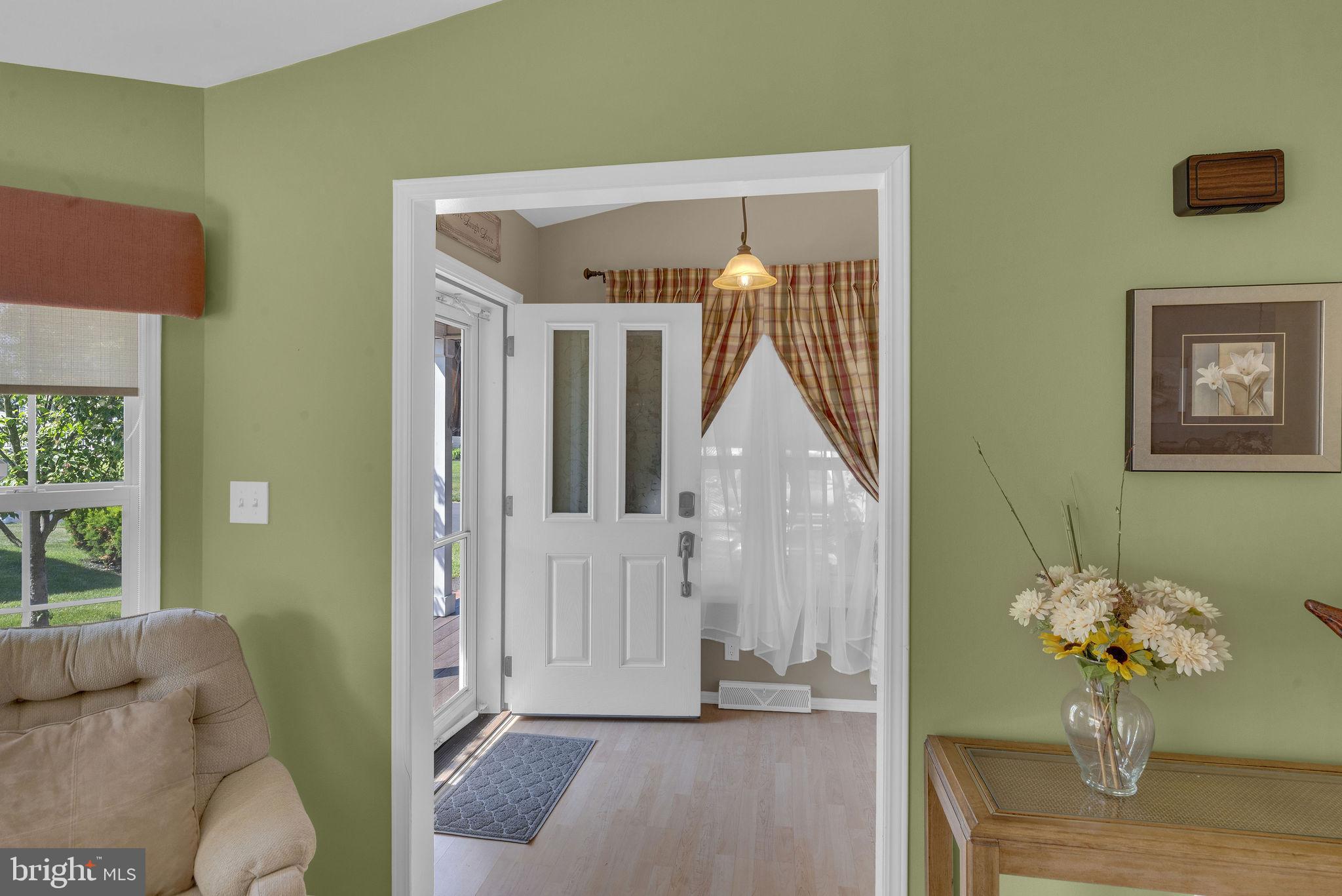 222 THRUSH CIRCLE