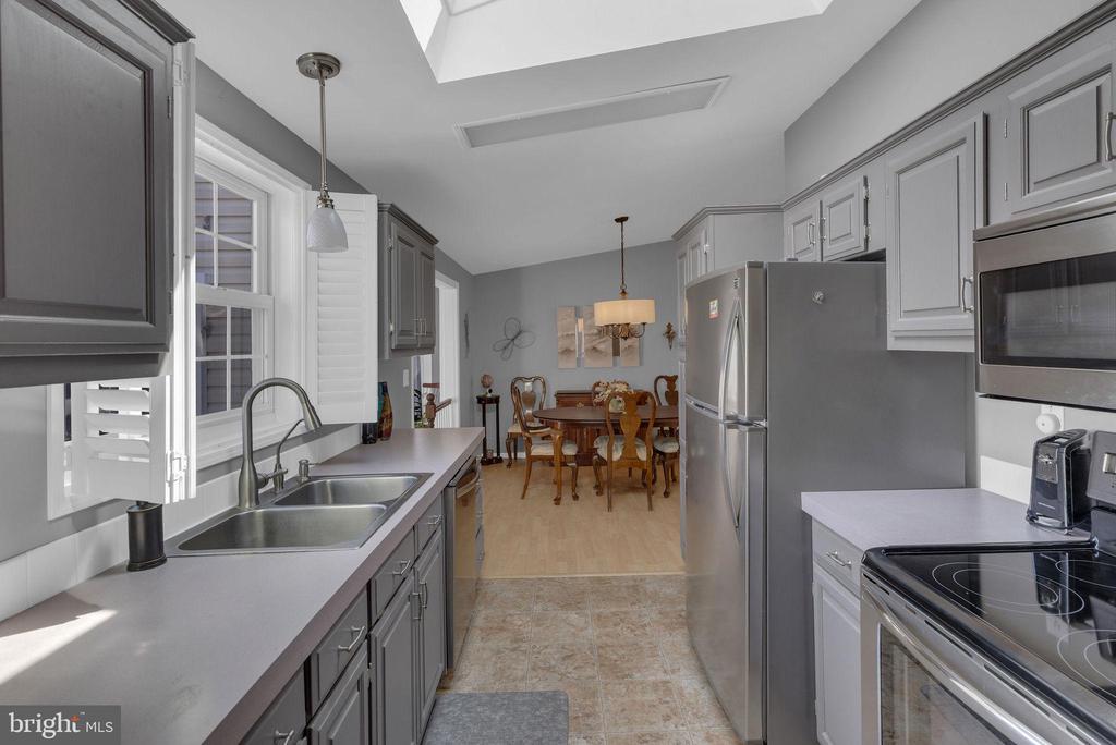 222 THRUSH CIRCLE