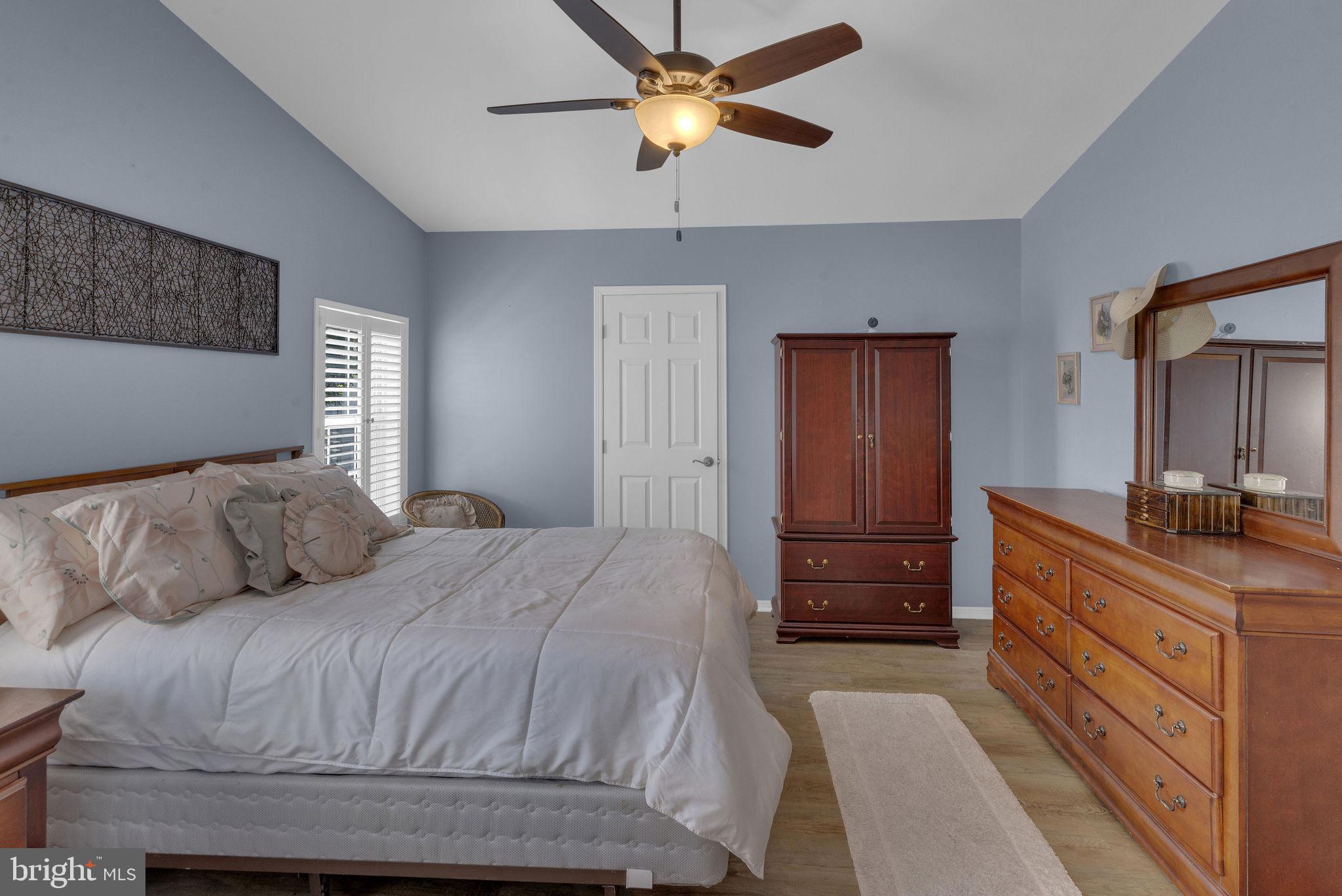 222 THRUSH CIRCLE