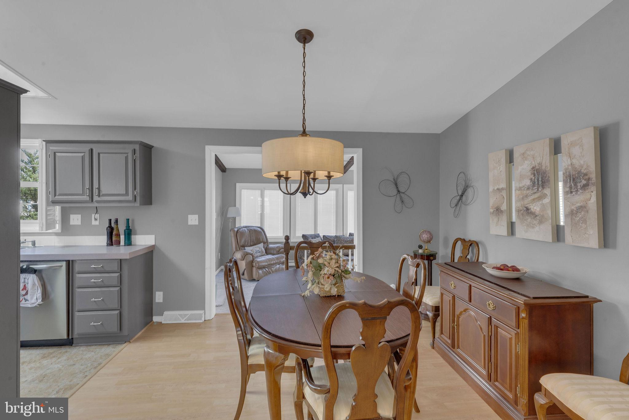 222 THRUSH CIRCLE