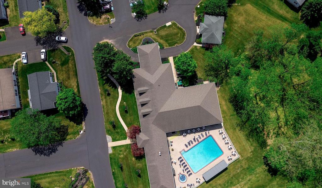 222 THRUSH CIRCLE