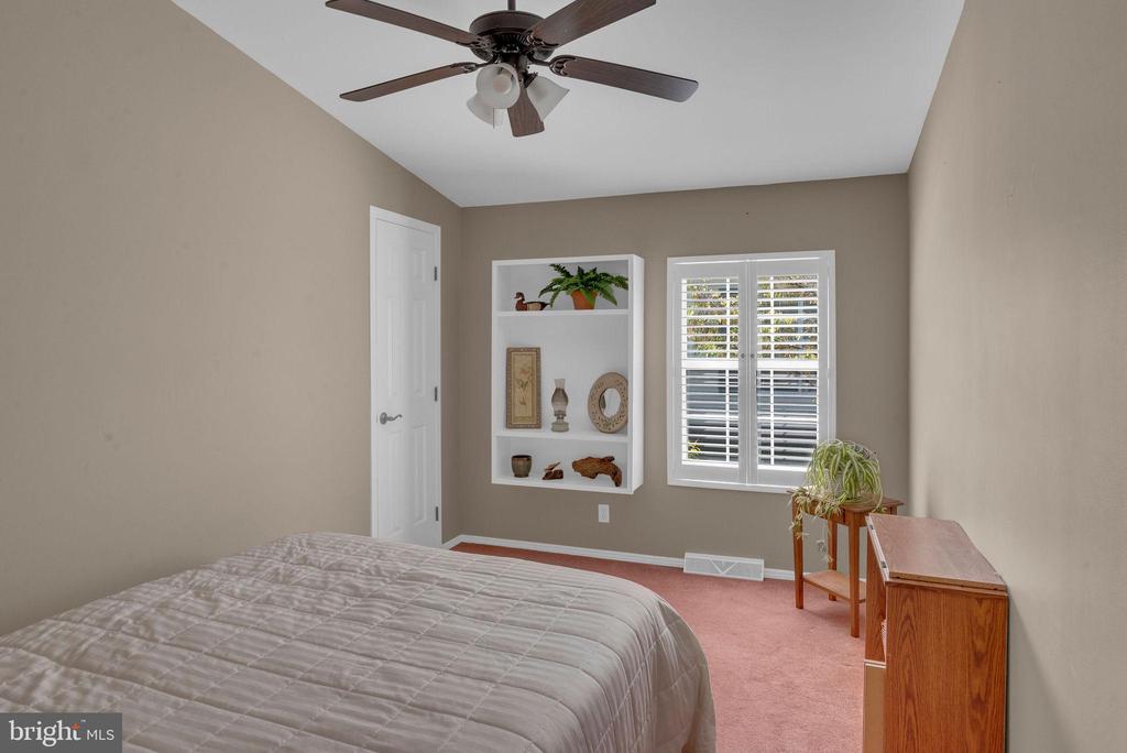 222 THRUSH CIRCLE