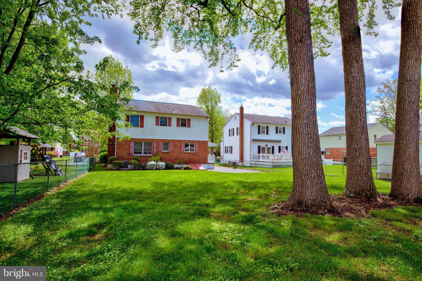 2611 Grand Ave